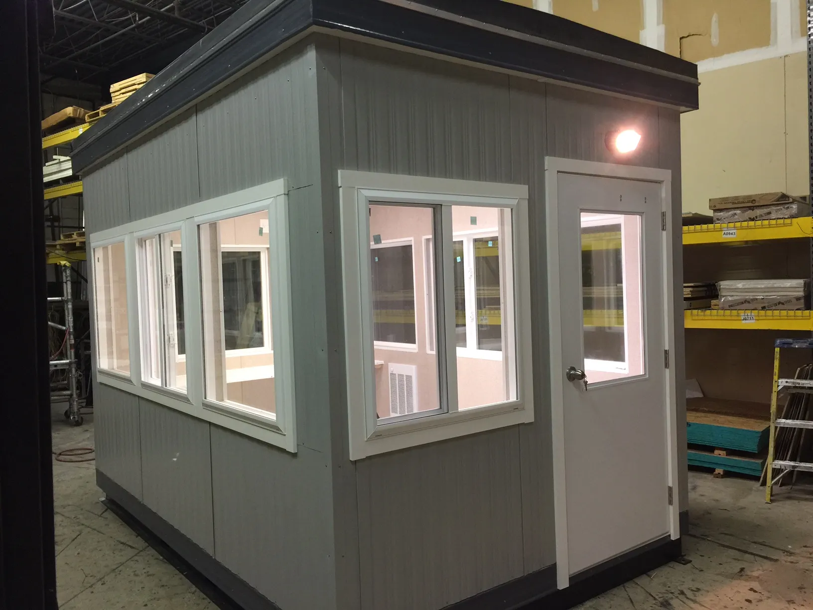 8×12 Guard Booth