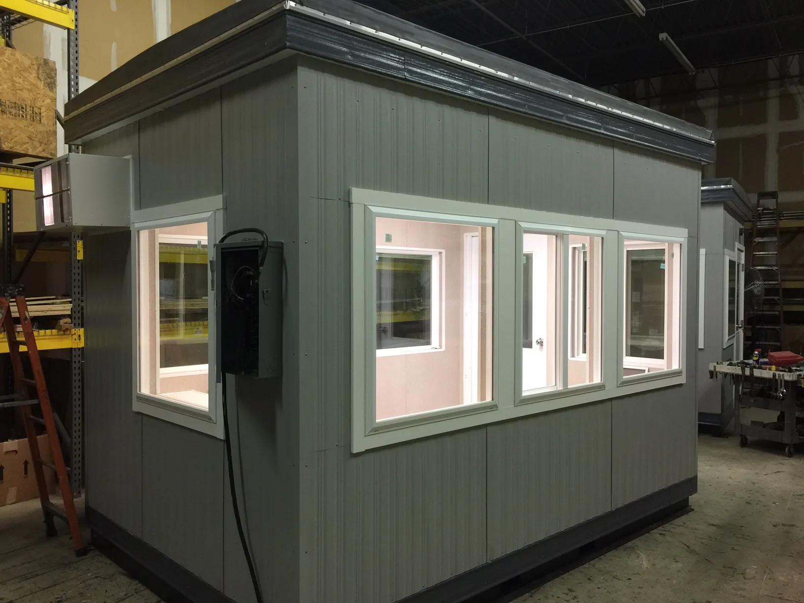 8×12 Guard Booth - Image 3