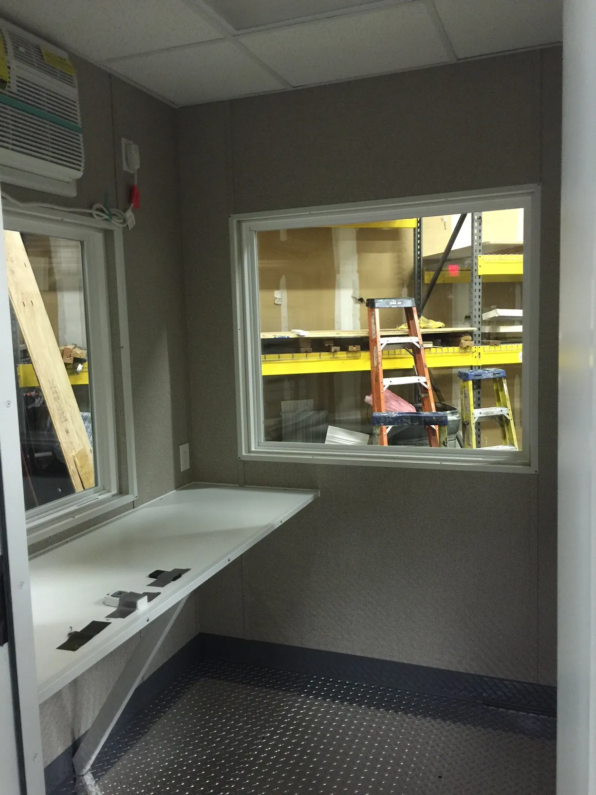 6 x 6 Guard Booth - Image 3