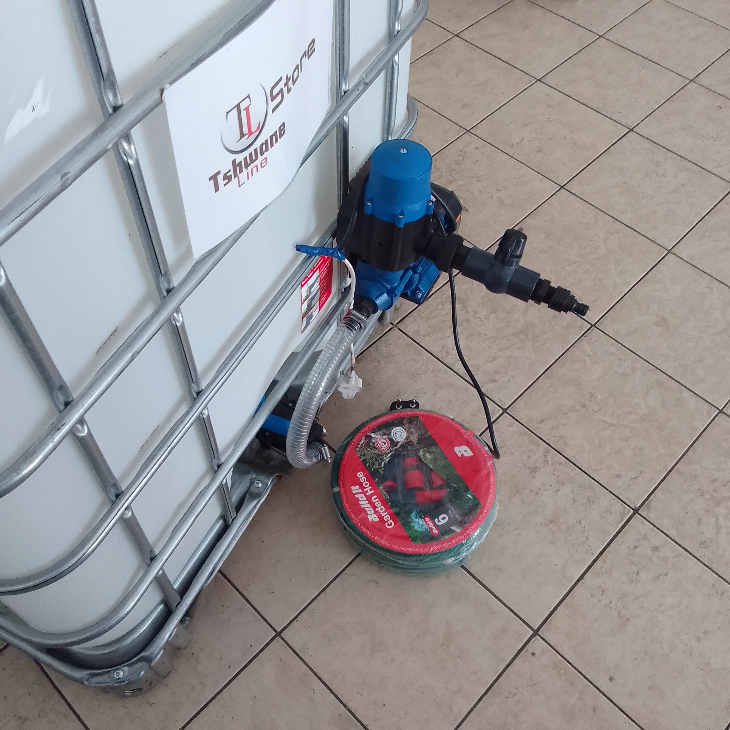 IBC Tank with Water Pump - Image 4