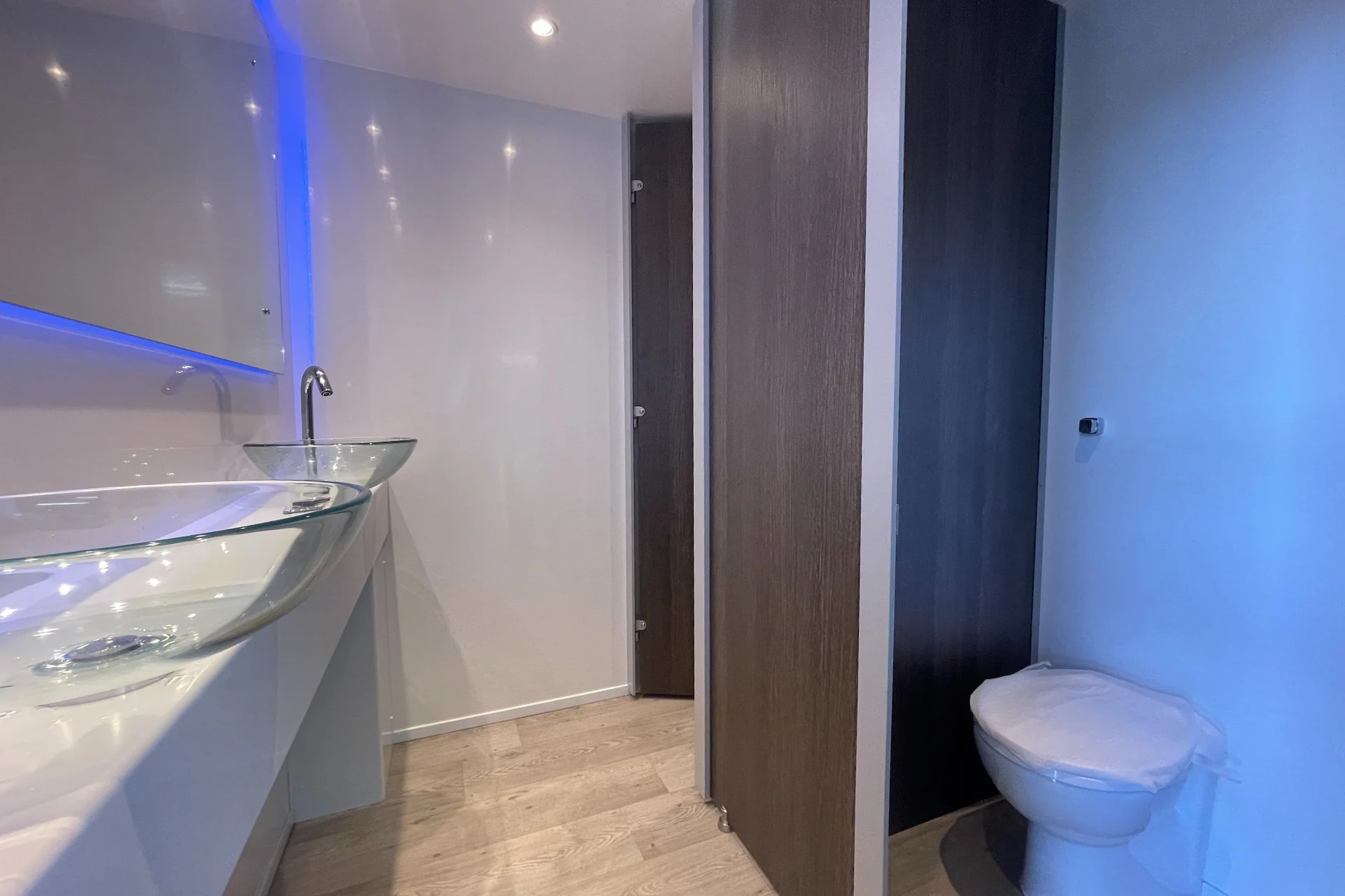 Towable Toilet 2+2 - Image 8