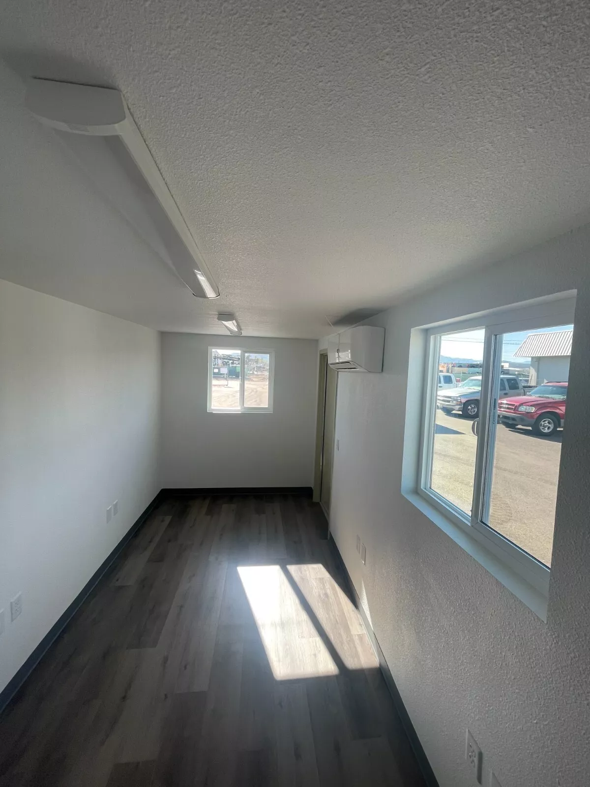 20 foot office refurbished shipping container - Image 8
